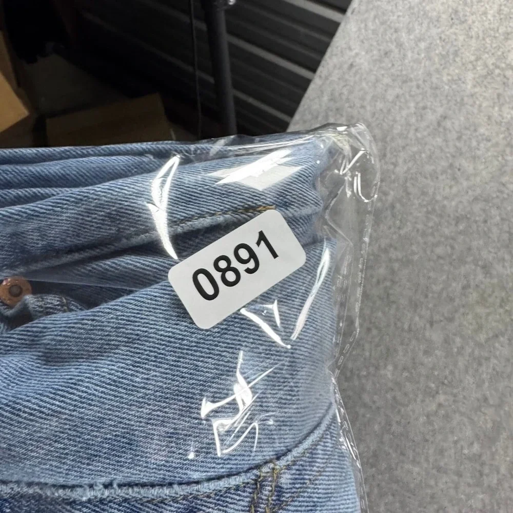 Levi's 501 Original Fit‎ Mens Light Wash Blue Straight Leg Denim Jeans 36x30